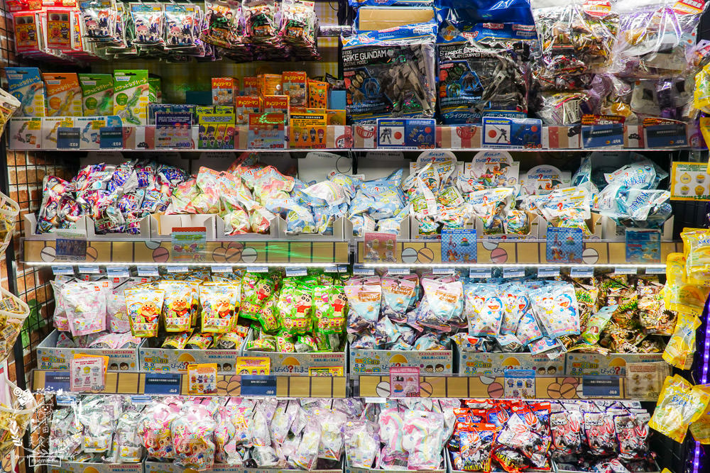 台灣首店唐吉訶德DON DON DONKI西門店24小時營業!生魚片促銷超便宜!日本零食買到購物籃滿出來~