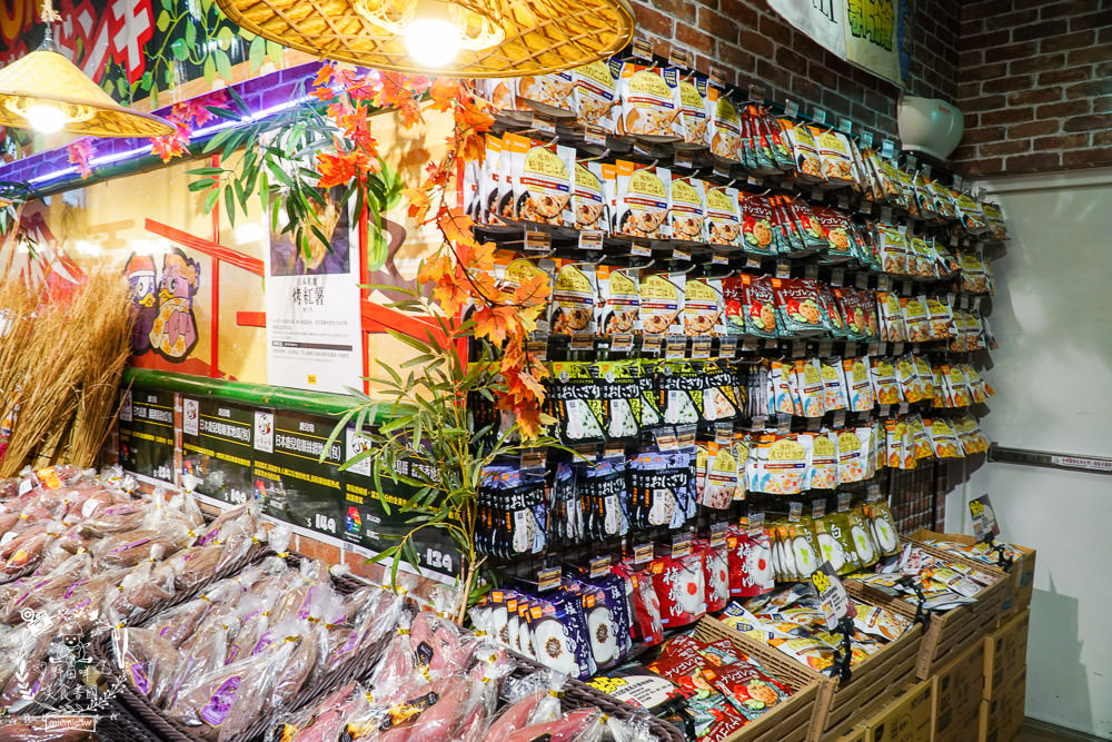 台灣首店唐吉訶德DON DON DONKI西門店24小時營業!生魚片促銷超便宜!日本零食買到購物籃滿出來~