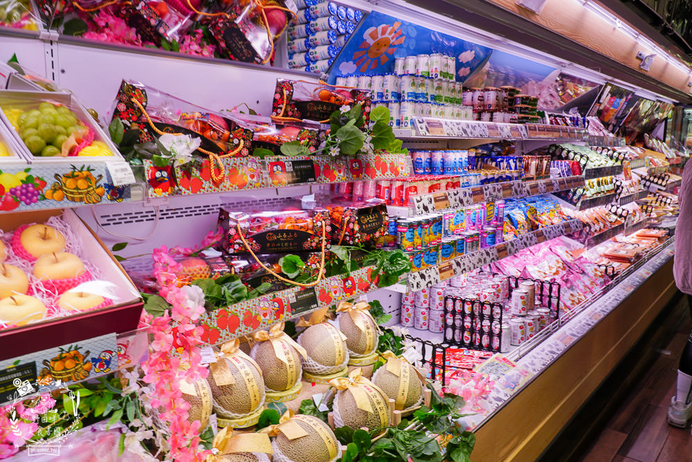 台灣首店唐吉訶德DON DON DONKI西門店24小時營業!生魚片促銷超便宜!日本零食買到購物籃滿出來~