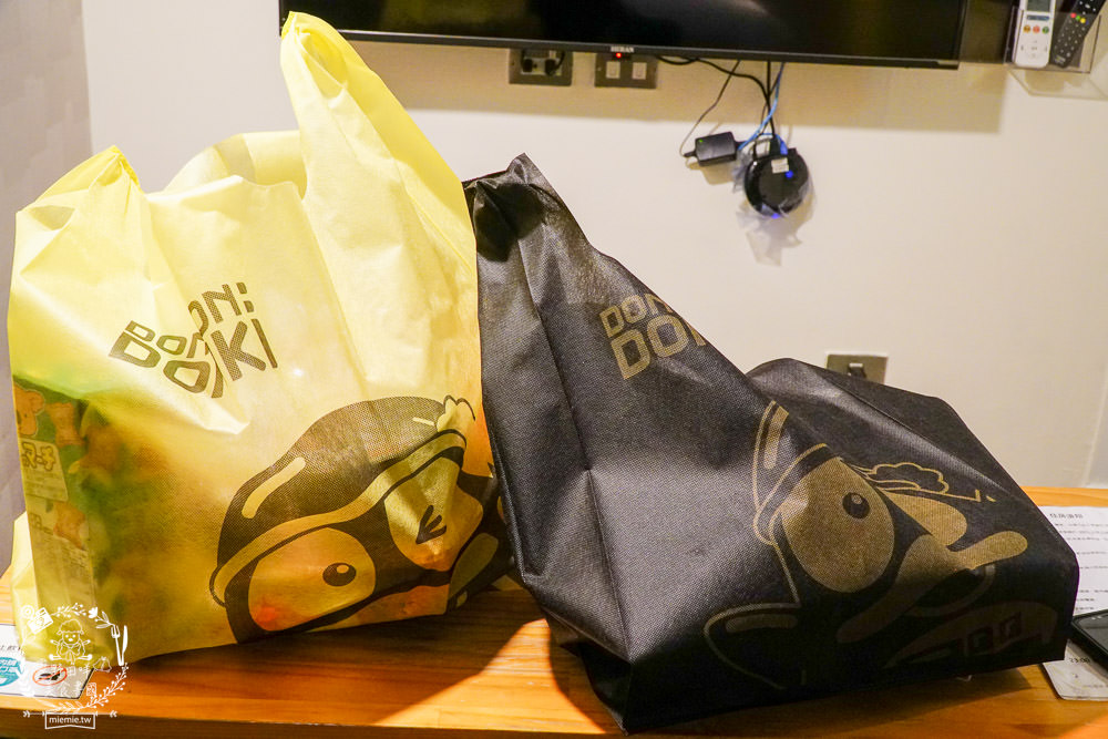 台灣首店唐吉訶德DON DON DONKI西門店24小時營業!生魚片促銷超便宜!日本零食買到購物籃滿出來~