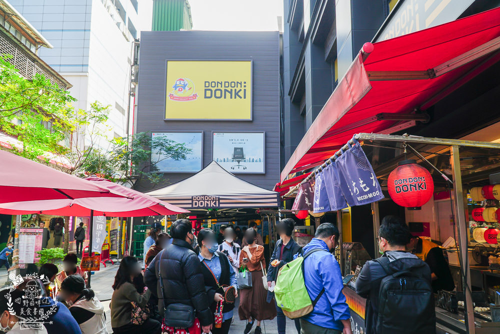 台灣首店唐吉訶德DON DON DONKI西門店24小時營業!生魚片促銷超便宜!日本零食買到購物籃滿出來~