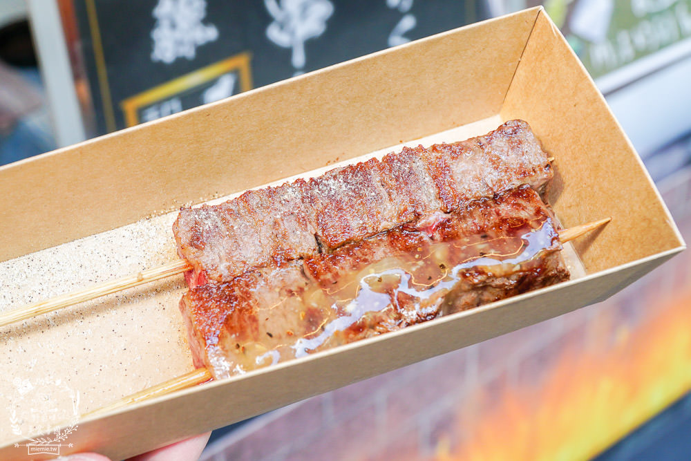 台灣首店唐吉訶德DON DON DONKI西門店24小時營業!生魚片促銷超便宜!日本零食買到購物籃滿出來~