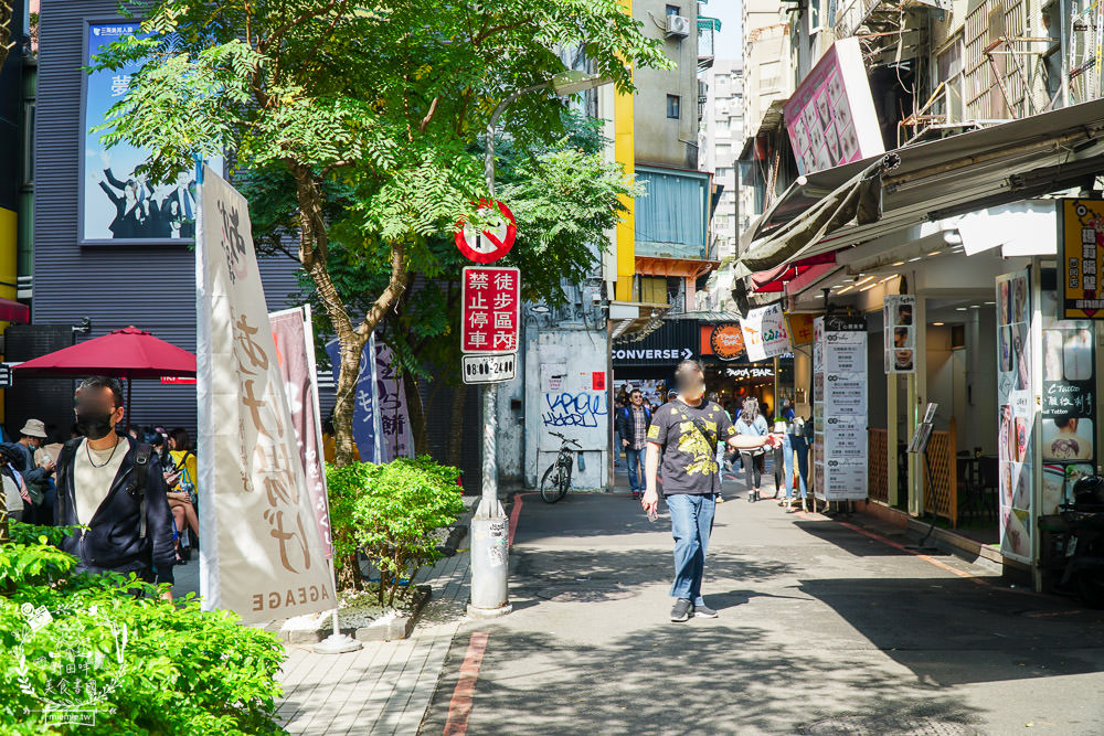 台灣首店唐吉訶德DON DON DONKI西門店24小時營業!生魚片促銷超便宜!日本零食買到購物籃滿出來~