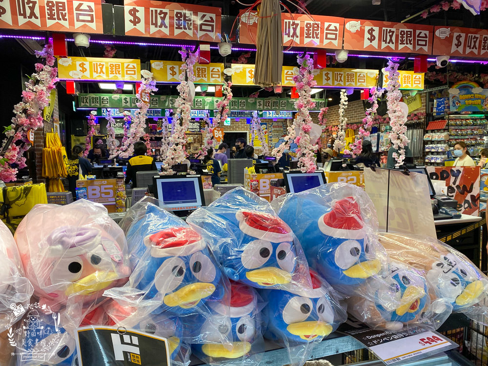 台灣首店唐吉訶德DON DON DONKI西門店24小時營業!生魚片促銷超便宜!日本零食買到購物籃滿出來~