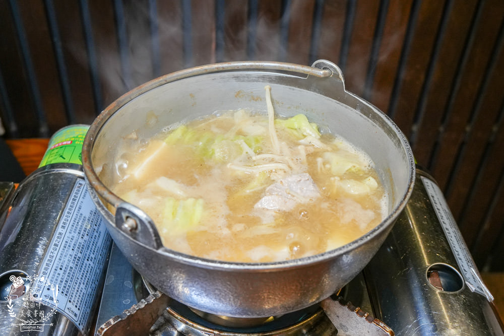 高雄[喜憨兒創作料理]連平日都座無虛席的超人氣日式料理吃到飽!居然有鮭魚卵壽司跟生魚片!