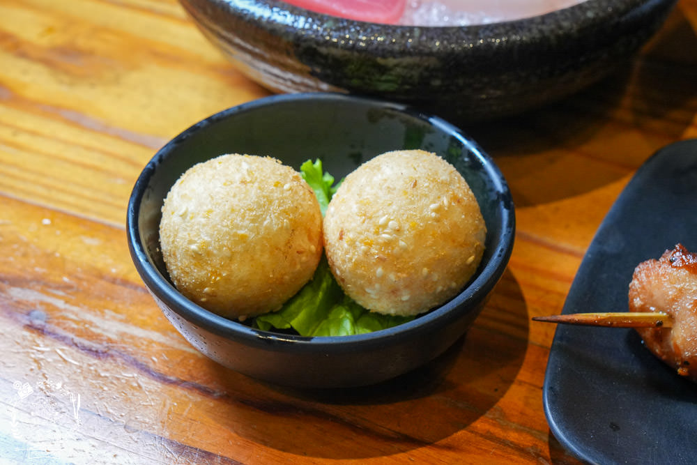 高雄[喜憨兒創作料理]連平日都座無虛席的超人氣日式料理吃到飽!居然有鮭魚卵壽司跟生魚片!