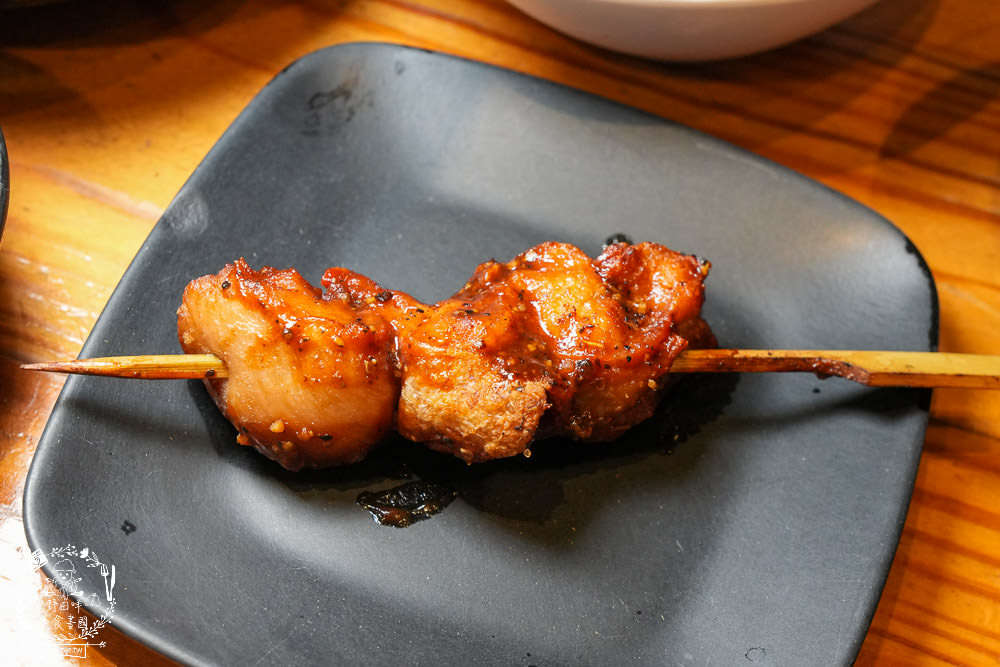 高雄[喜憨兒創作料理]連平日都座無虛席的超人氣日式料理吃到飽!居然有鮭魚卵壽司跟生魚片!