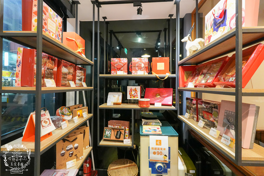 高雄[喜憨兒創作料理]連平日都座無虛席的超人氣日式料理吃到飽!居然有鮭魚卵壽司跟生魚片!