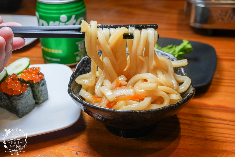 高雄[喜憨兒創作料理]連平日都座無虛席的超人氣日式料理吃到飽!居然有鮭魚卵壽司跟生魚片!