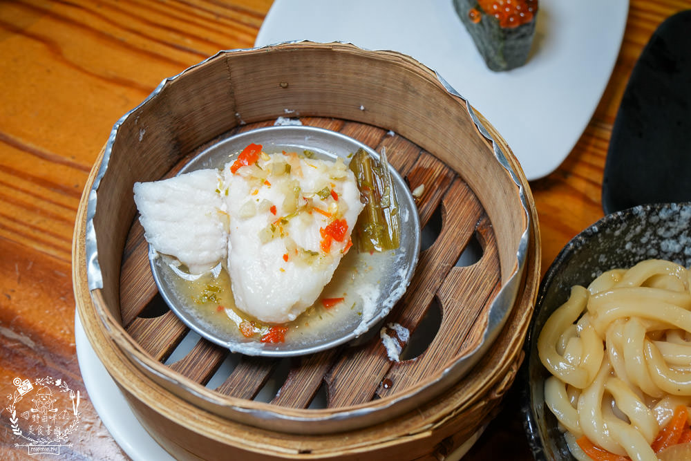 高雄[喜憨兒創作料理]連平日都座無虛席的超人氣日式料理吃到飽!居然有鮭魚卵壽司跟生魚片!