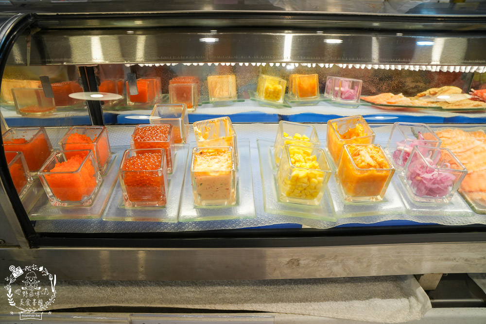 高雄[喜憨兒創作料理]連平日都座無虛席的超人氣日式料理吃到飽!居然有鮭魚卵壽司跟生魚片!