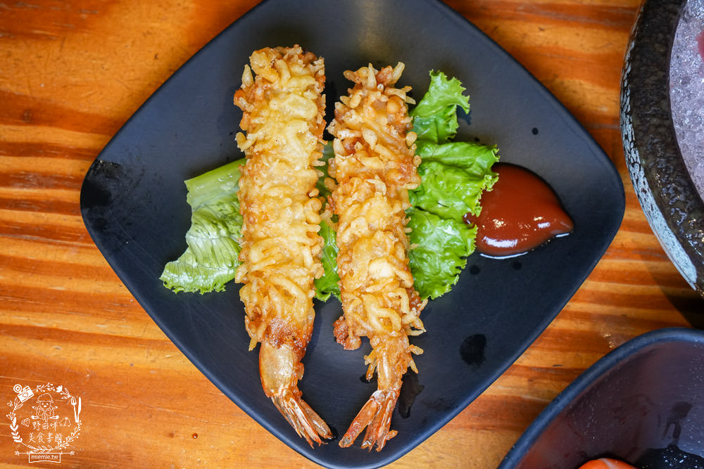 高雄[喜憨兒創作料理]連平日都座無虛席的超人氣日式料理吃到飽!居然有鮭魚卵壽司跟生魚片!