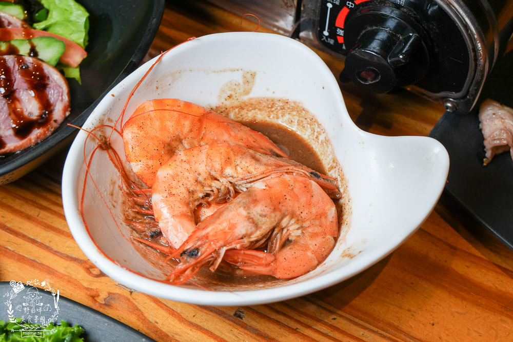 高雄[喜憨兒創作料理]連平日都座無虛席的超人氣日式料理吃到飽!居然有鮭魚卵壽司跟生魚片!