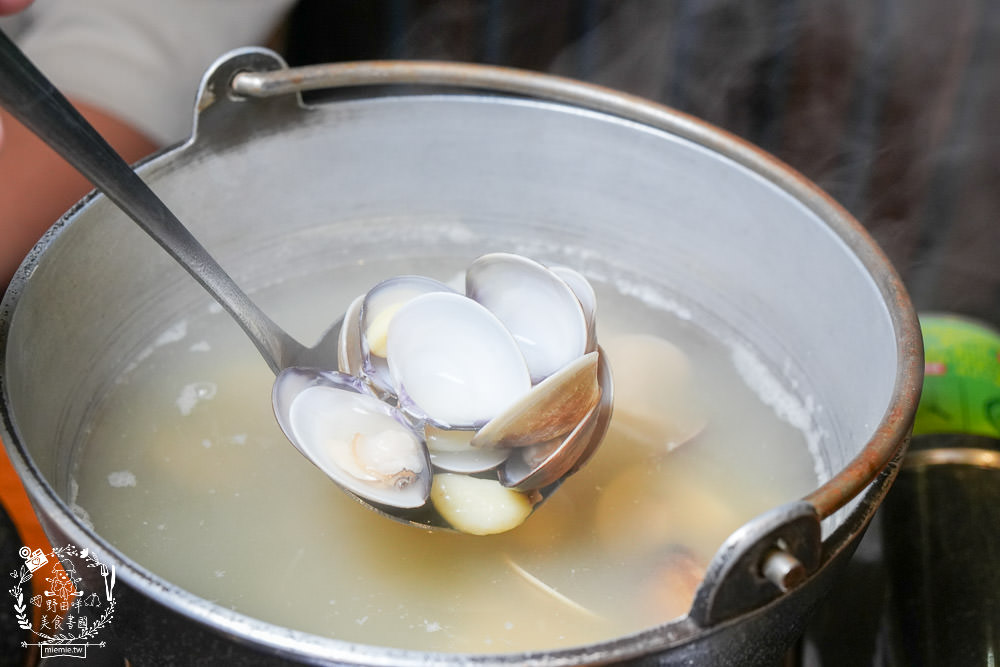 高雄[喜憨兒創作料理]連平日都座無虛席的超人氣日式料理吃到飽!居然有鮭魚卵壽司跟生魚片!