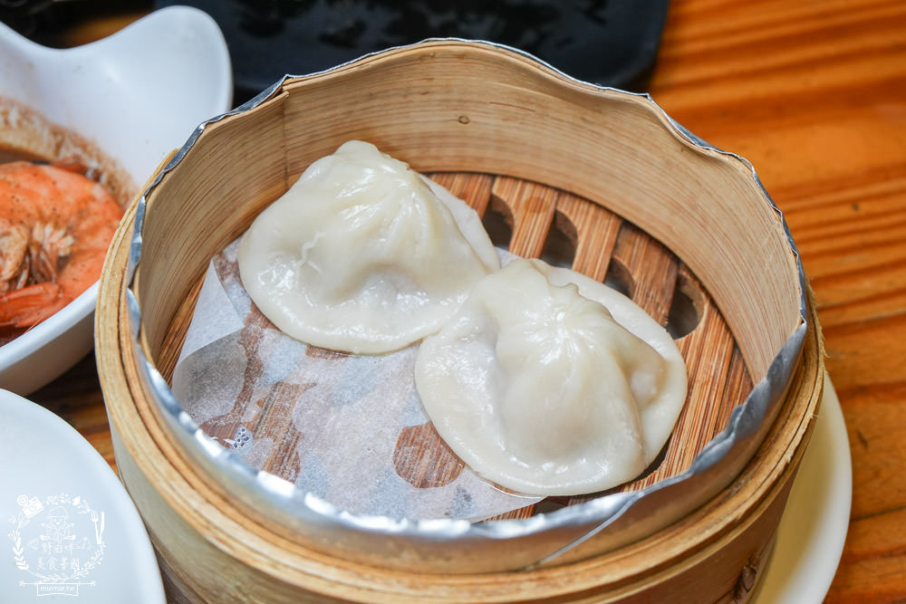 高雄[喜憨兒創作料理]連平日都座無虛席的超人氣日式料理吃到飽!居然有鮭魚卵壽司跟生魚片!