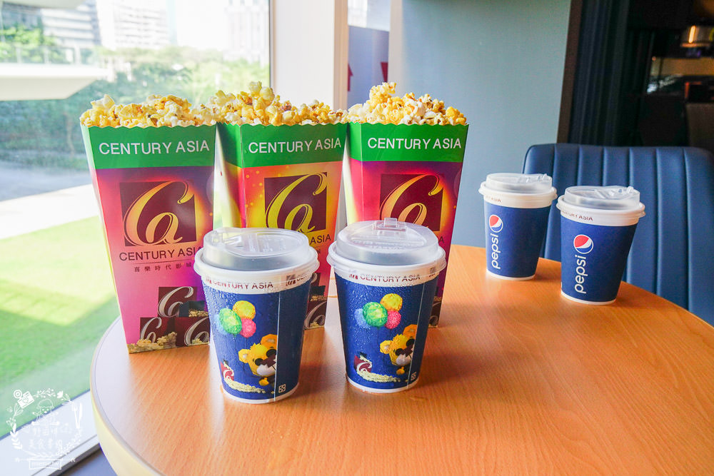 喜樂時代影城高雄總圖店開幕啦!七種電影主題曲的絕美藝術光雕秀!法拉利頂級皮革座椅超舒適!