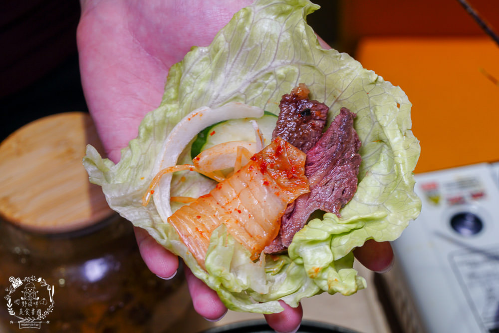 喝啥＆一日三餐|高雄488元就能品嚐到超澎湃的雙人龍蝦部隊鍋!超平價的複合式餐館回訪率超高!