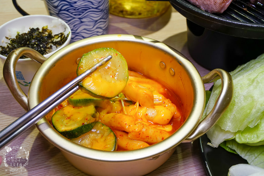 喝啥＆一日三餐|高雄488元就能品嚐到超澎湃的雙人龍蝦部隊鍋!超平價的複合式餐館回訪率超高!