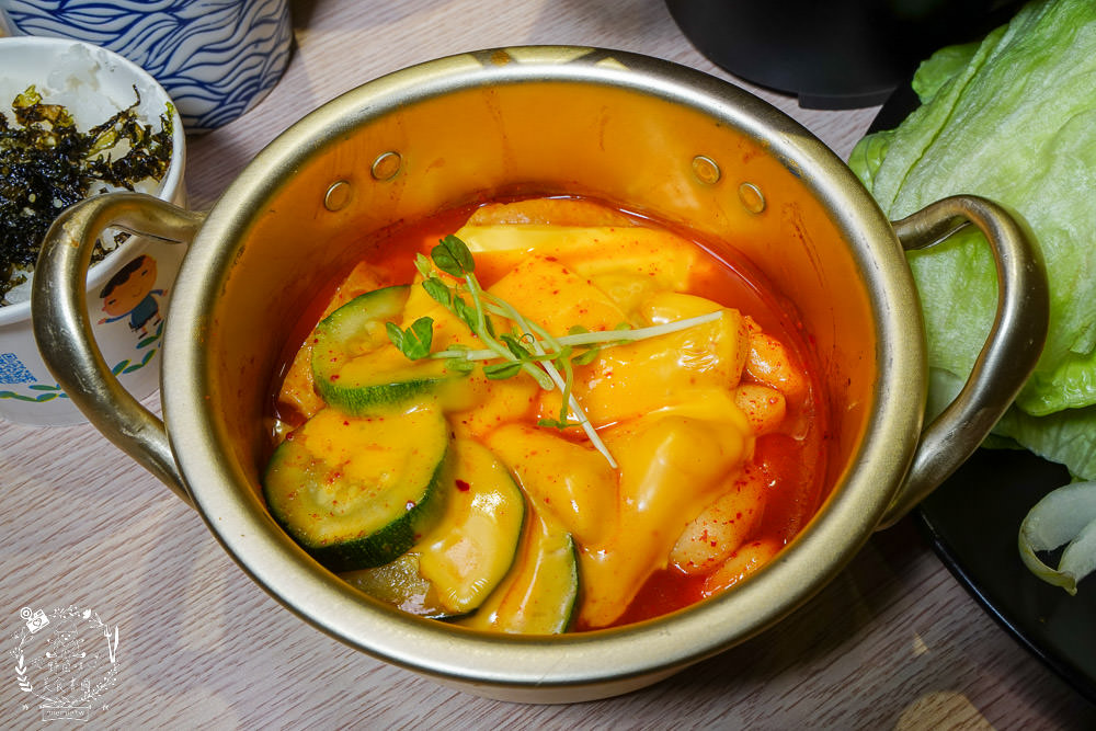 喝啥＆一日三餐|高雄488元就能品嚐到超澎湃的雙人龍蝦部隊鍋!超平價的複合式餐館回訪率超高!