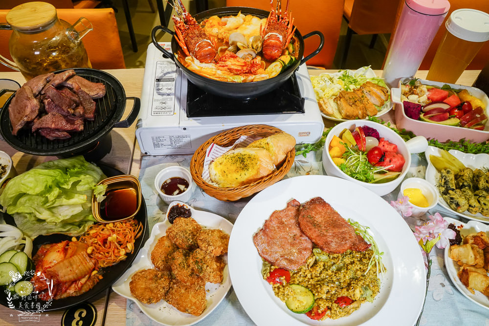 喝啥＆一日三餐|高雄488元就能品嚐到超澎湃的雙人龍蝦部隊鍋!超平價的複合式餐館回訪率超高!