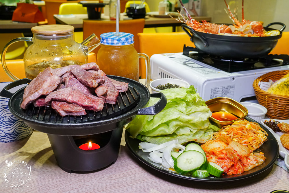 喝啥＆一日三餐|高雄488元就能品嚐到超澎湃的雙人龍蝦部隊鍋!超平價的複合式餐館回訪率超高!