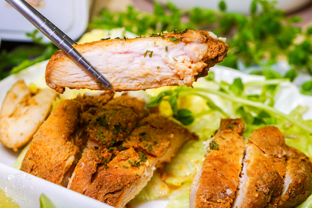 喝啥＆一日三餐|高雄488元就能品嚐到超澎湃的雙人龍蝦部隊鍋!超平價的複合式餐館回訪率超高!