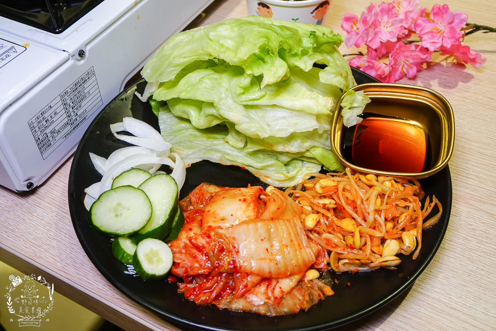 喝啥＆一日三餐|高雄488元就能品嚐到超澎湃的雙人龍蝦部隊鍋!超平價的複合式餐館回訪率超高!