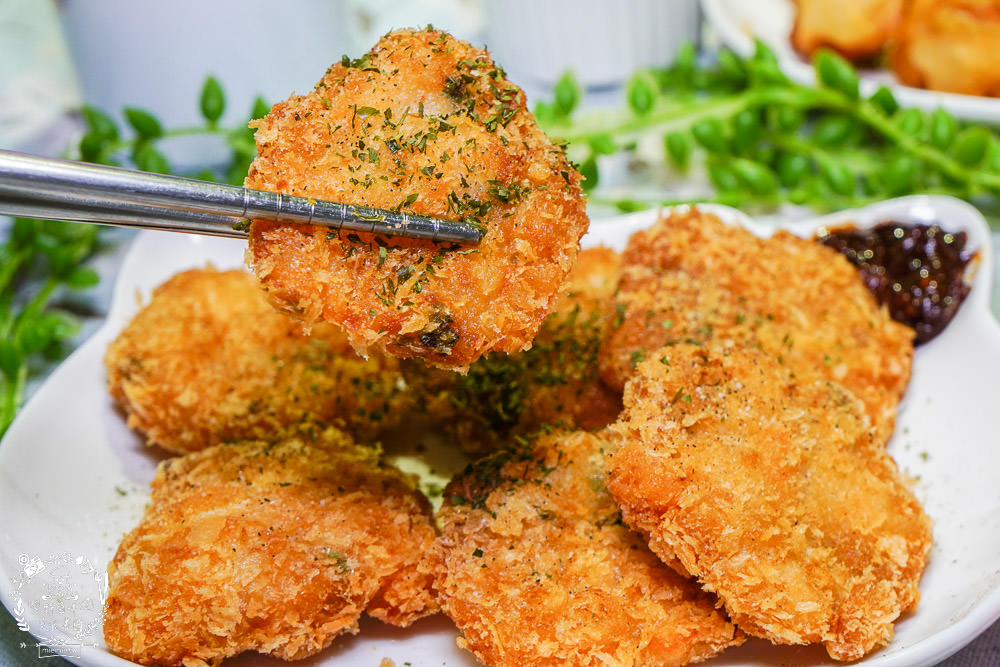 喝啥＆一日三餐|高雄488元就能品嚐到超澎湃的雙人龍蝦部隊鍋!超平價的複合式餐館回訪率超高!