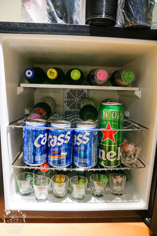 喝啥＆一日三餐|高雄488元就能品嚐到超澎湃的雙人龍蝦部隊鍋!超平價的複合式餐館回訪率超高!