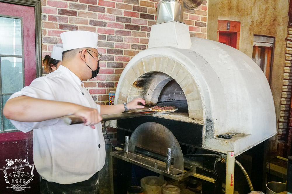 高雄[喬義思窯烤手作廚房]超人氣烤全雞+炙烤豬肋排銷魂美味!熔岩起司披薩牽絲牽到天邊惹?