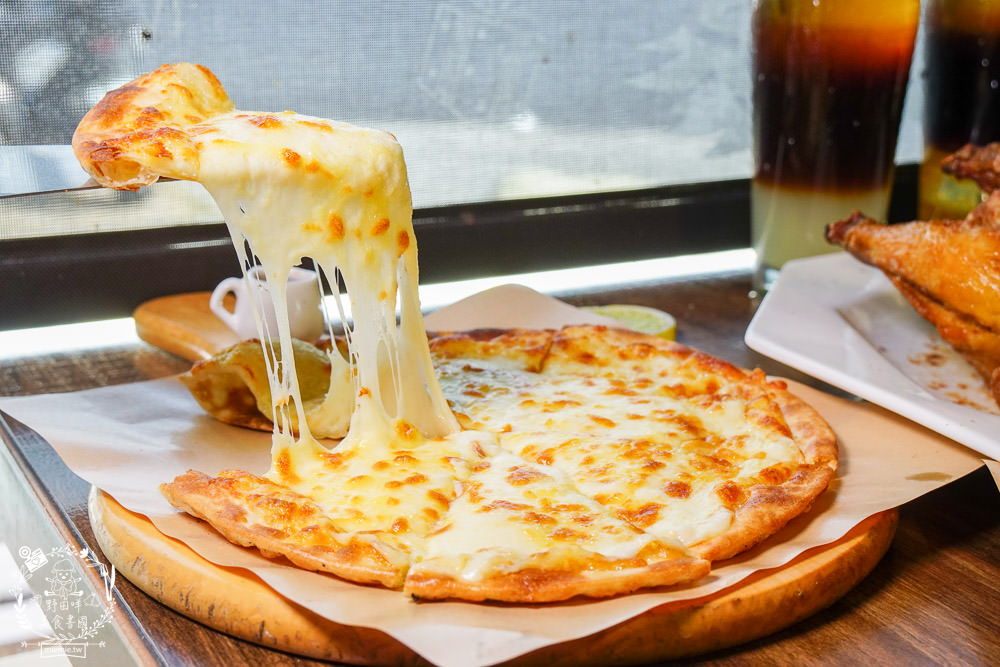 高雄[喬義思窯烤手作廚房]超人氣烤全雞+炙烤豬肋排銷魂美味!熔岩起司披薩牽絲牽到天邊惹?