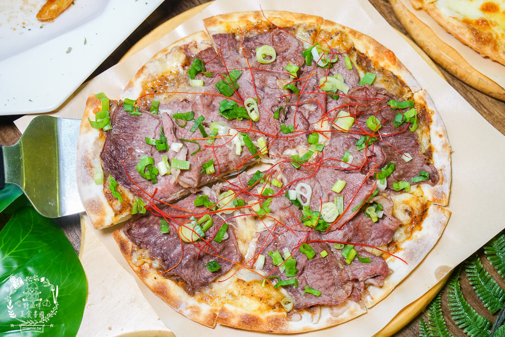 高雄[喬義思窯烤手作廚房]超人氣烤全雞+炙烤豬肋排銷魂美味!熔岩起司披薩牽絲牽到天邊惹?