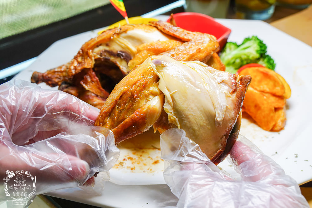 高雄[喬義思窯烤手作廚房]超人氣烤全雞+炙烤豬肋排銷魂美味!熔岩起司披薩牽絲牽到天邊惹?