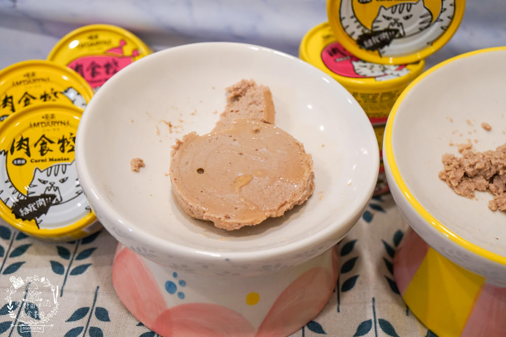 喵樂肉食控評價!喵樂肉食控主食罐高達98%含肉量!有SGS成分分析報告也符合AAFCO、NRC|超高含肉量貓罐開箱