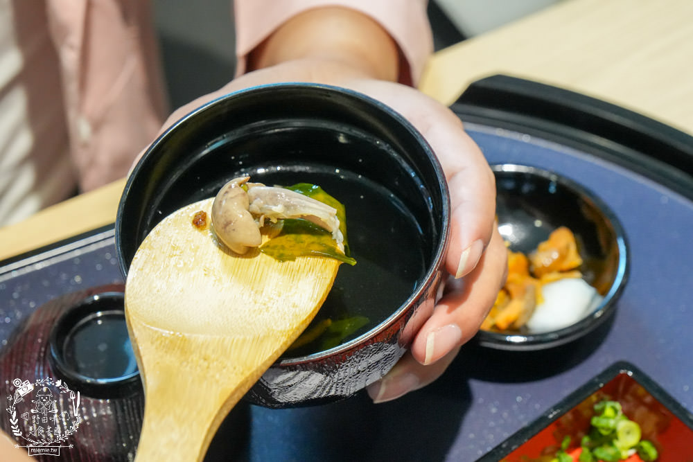 四代目菊川鰻魚專賣店(高雄巨蛋店)南部首間日本米其林推薦鰻魚名店!超過90年經驗淬鍊的鰻魚飯!