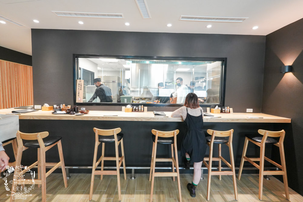 四代目菊川鰻魚專賣店(高雄巨蛋店)南部首間日本米其林推薦鰻魚名店!超過90年經驗淬鍊的鰻魚飯!
