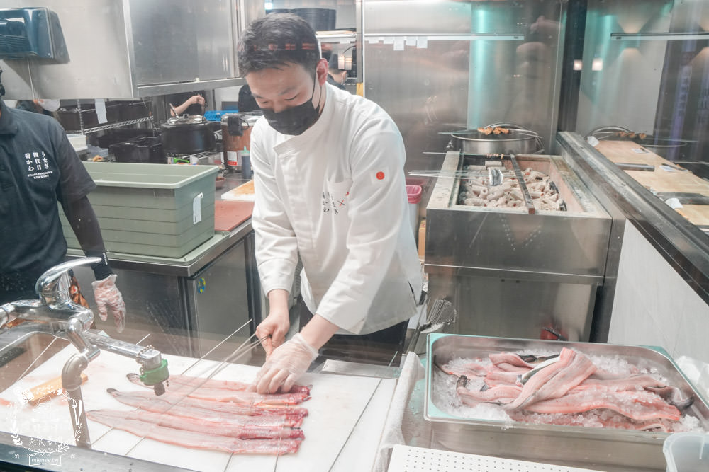 四代目菊川鰻魚專賣店(高雄巨蛋店)南部首間日本米其林推薦鰻魚名店!超過90年經驗淬鍊的鰻魚飯!