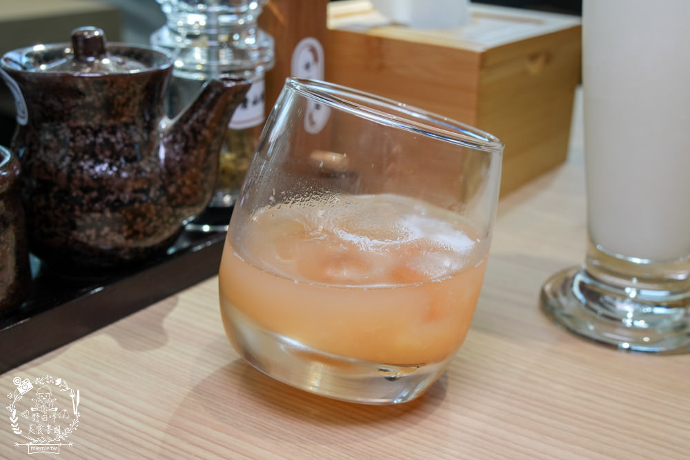 四代目菊川鰻魚專賣店(高雄巨蛋店)南部首間日本米其林推薦鰻魚名店!超過90年經驗淬鍊的鰻魚飯!