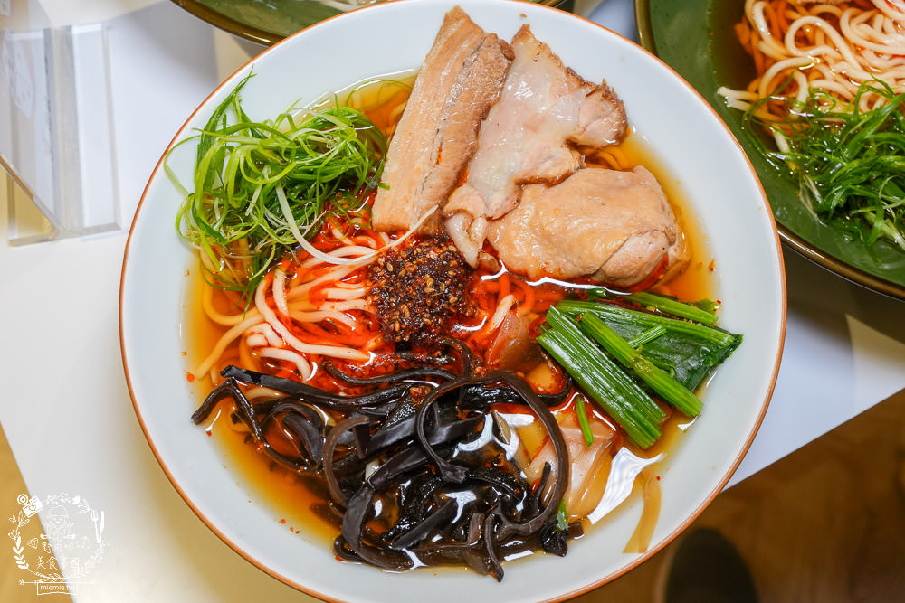 四娘拉麵|高雄新開幕的網美宵夜拉麵店!最低只要170元起的鼓山平價拉麵店!