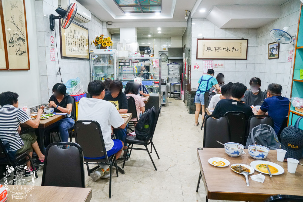 高雄[四川麵店]創立70年依然屹立不搖的鳳山人氣麵店!連平日用餐時段都座無虛席?