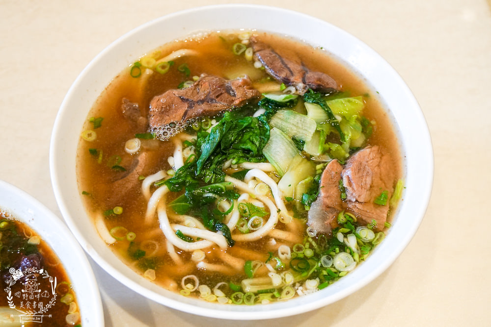 大牛牛肉麵|超多朋友心中第一名的高雄牛肉麵!紅燒湯頭跟清燉湯頭好喝到讓人N訪?