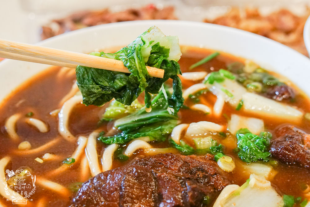 大牛牛肉麵|超多朋友心中第一名的高雄牛肉麵!紅燒湯頭跟清燉湯頭好喝到讓人N訪?