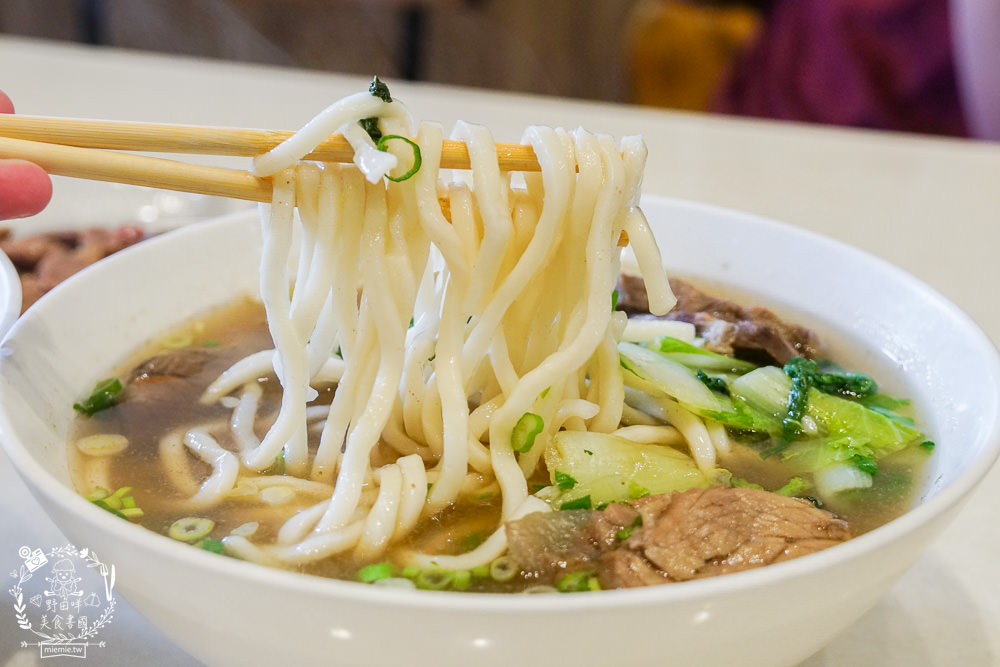 大牛牛肉麵|超多朋友心中第一名的高雄牛肉麵!紅燒湯頭跟清燉湯頭好喝到讓人N訪?