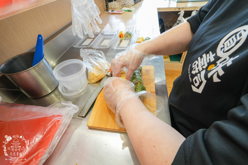 楠梓平價壽司推薦[圓味壽司楠梓店]超過40種口味的高CP值花壽司!還有香濃拉麵可以品嚐？