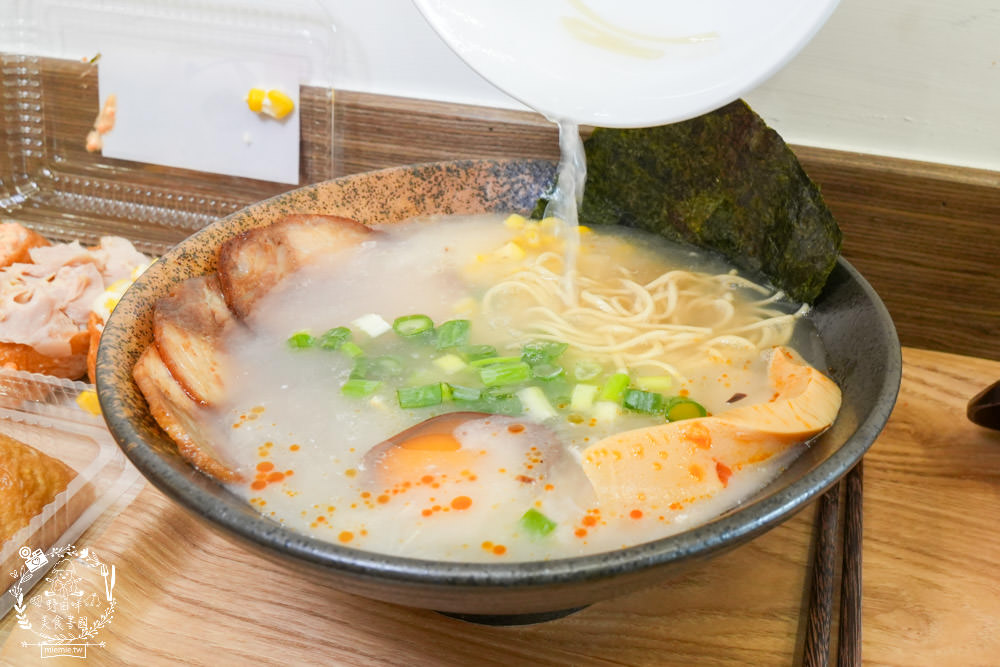 楠梓平價壽司推薦[圓味壽司楠梓店]超過40種口味的高CP值花壽司!還有香濃拉麵可以品嚐？