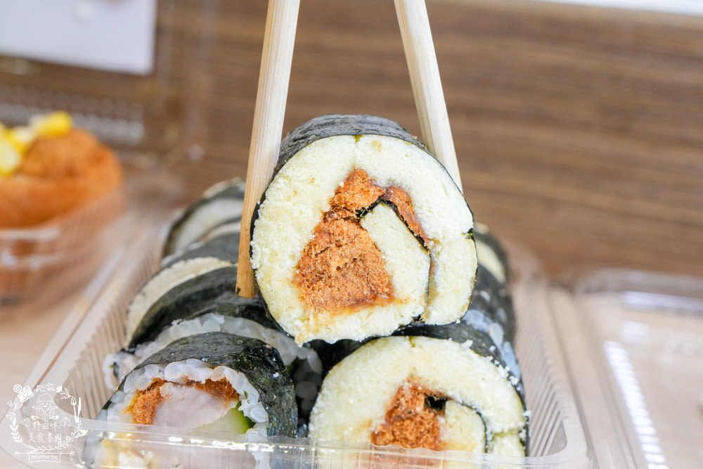 楠梓平價壽司推薦[圓味壽司楠梓店]超過40種口味的高CP值花壽司!還有香濃拉麵可以品嚐？