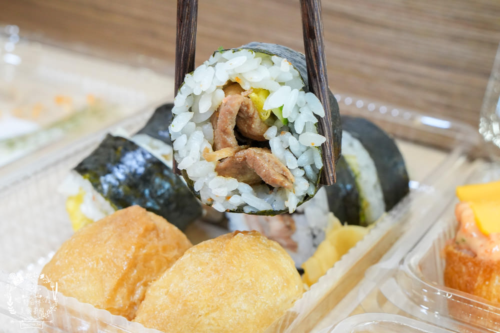 楠梓平價壽司推薦[圓味壽司楠梓店]超過40種口味的高CP值花壽司!還有香濃拉麵可以品嚐？