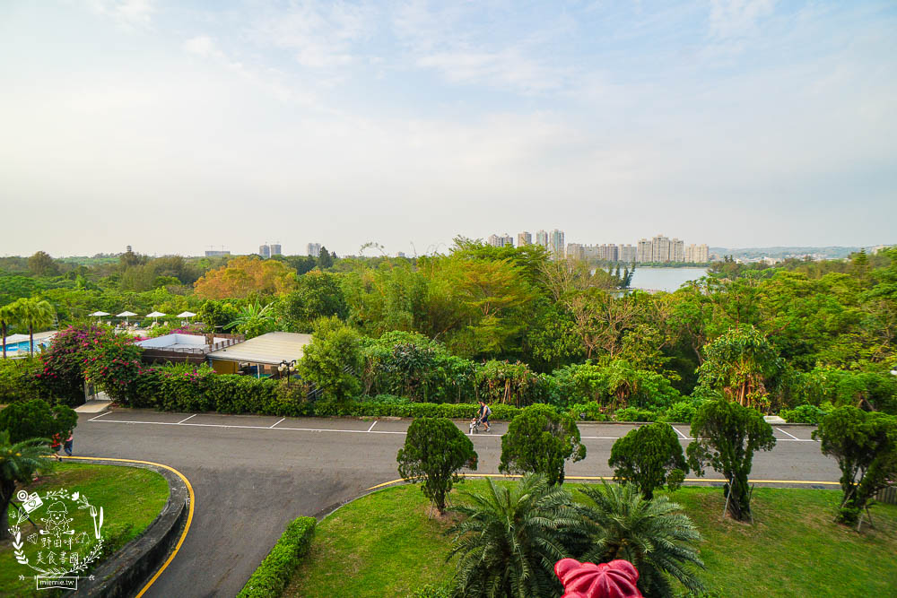 高雄[圓山大飯店秘境咖啡廳]超古香古色的宮廷甜點下午茶!綠意盎然的180° 視野景觀餐廳!