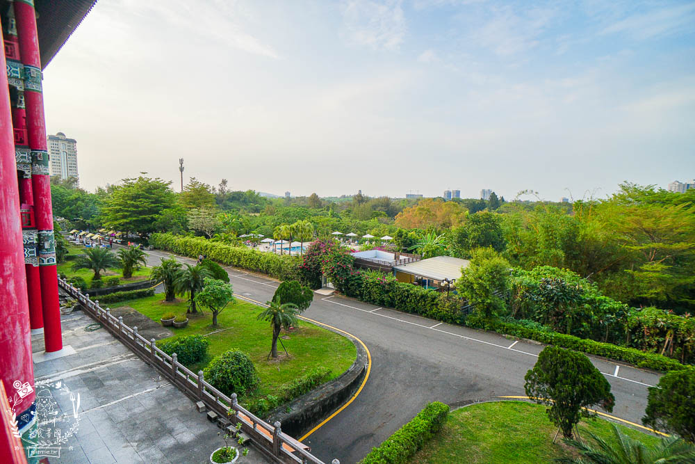 高雄[圓山大飯店秘境咖啡廳]超古香古色的宮廷甜點下午茶!綠意盎然的180° 視野景觀餐廳!