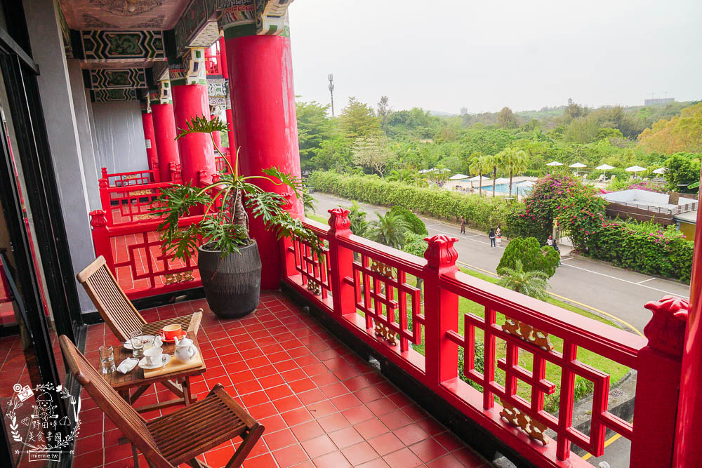 高雄[圓山大飯店秘境咖啡廳]超古香古色的宮廷甜點下午茶!綠意盎然的180° 視野景觀餐廳!